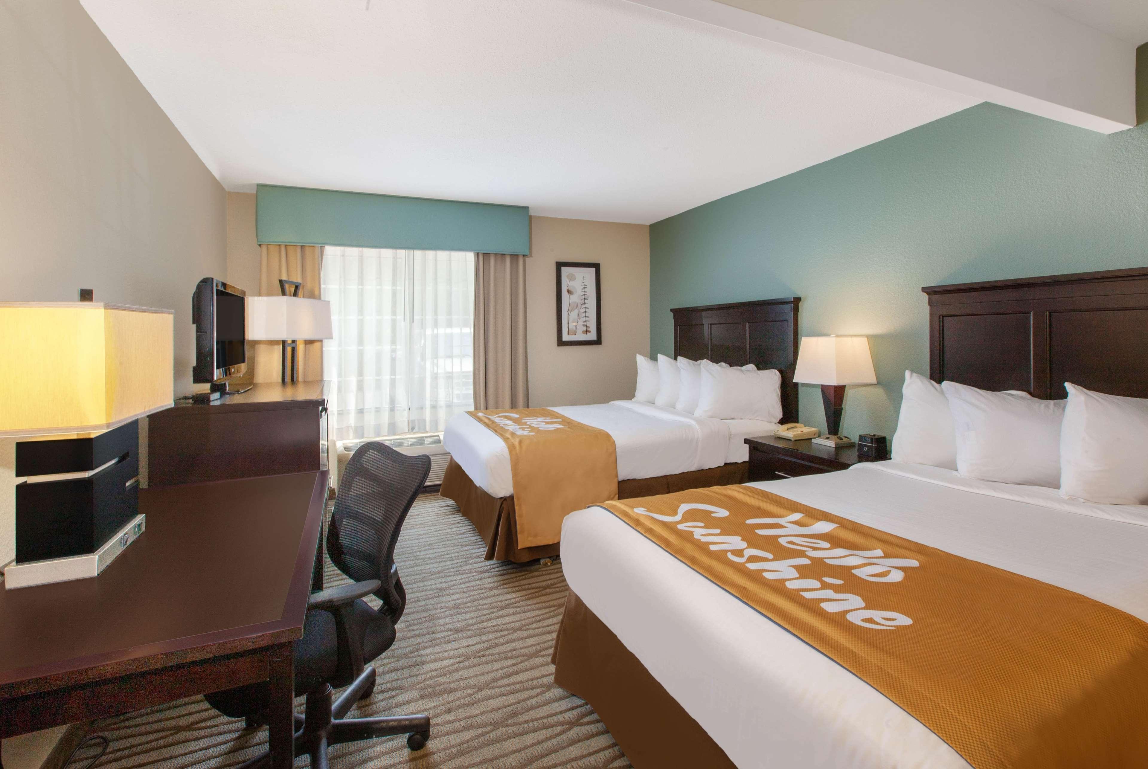 Days Inn By Wyndham Petoskey Zewnętrze zdjęcie