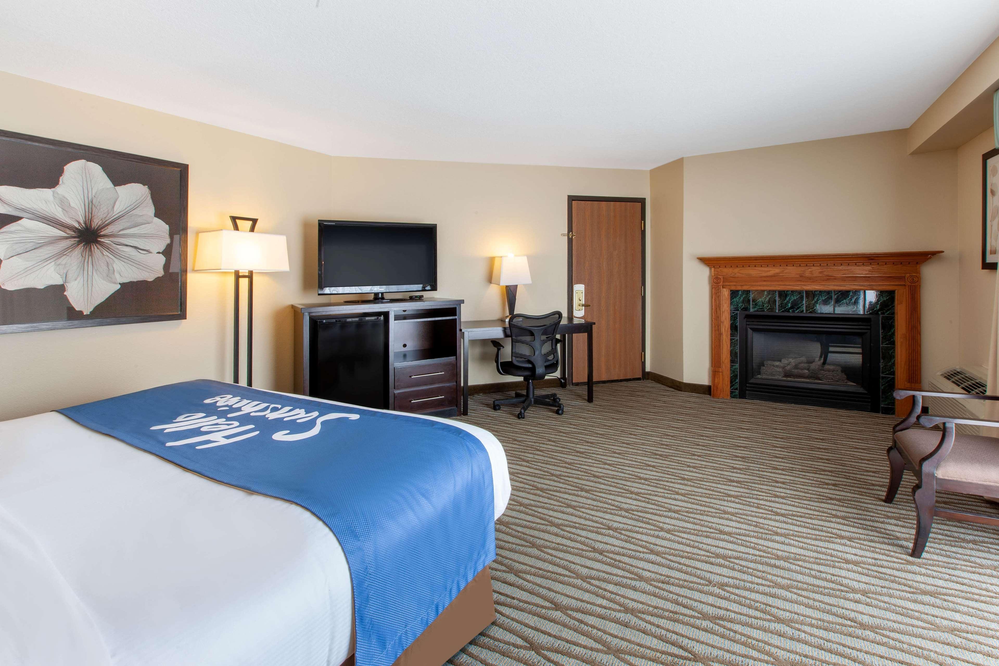Days Inn By Wyndham Petoskey Zewnętrze zdjęcie