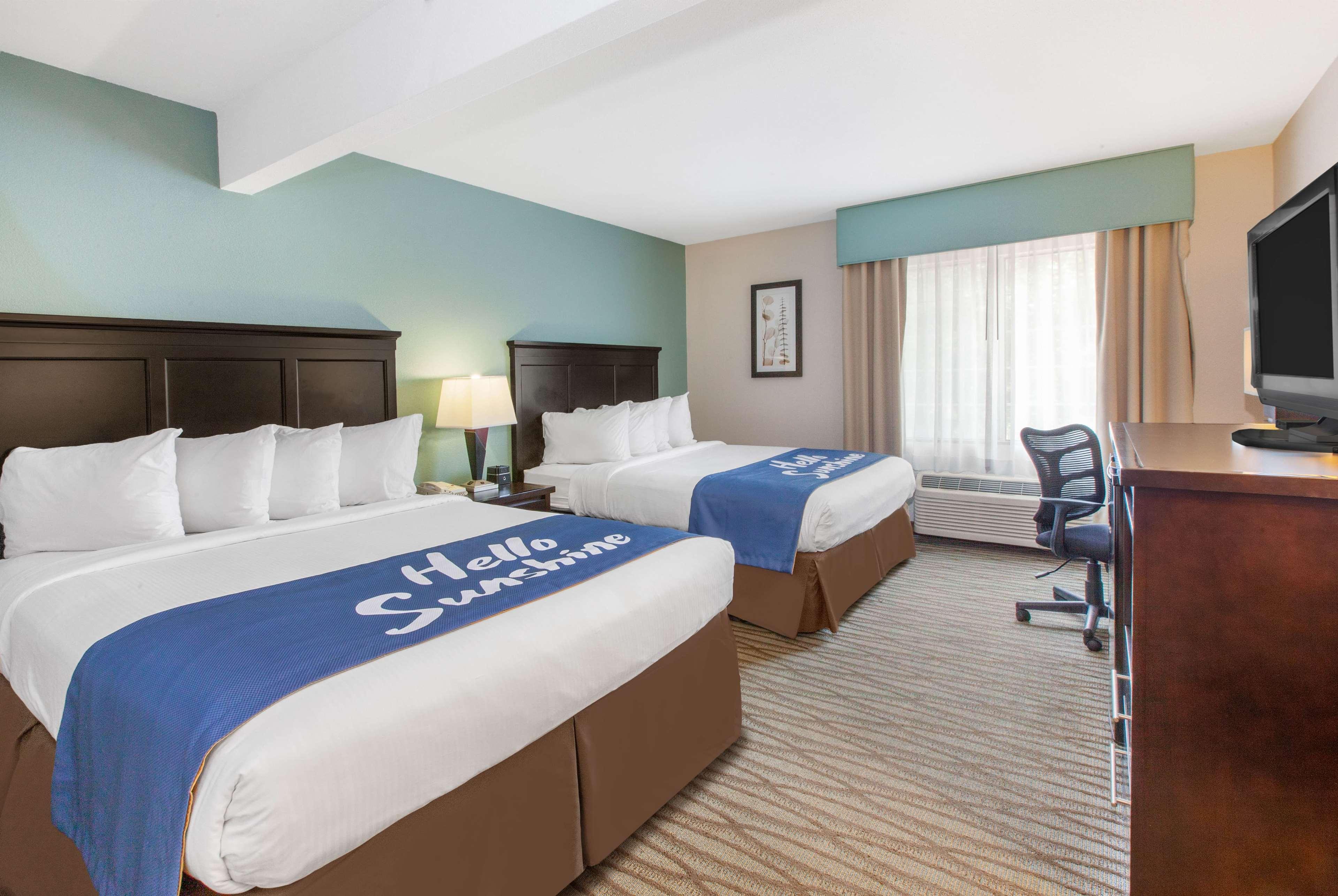 Days Inn By Wyndham Petoskey Zewnętrze zdjęcie