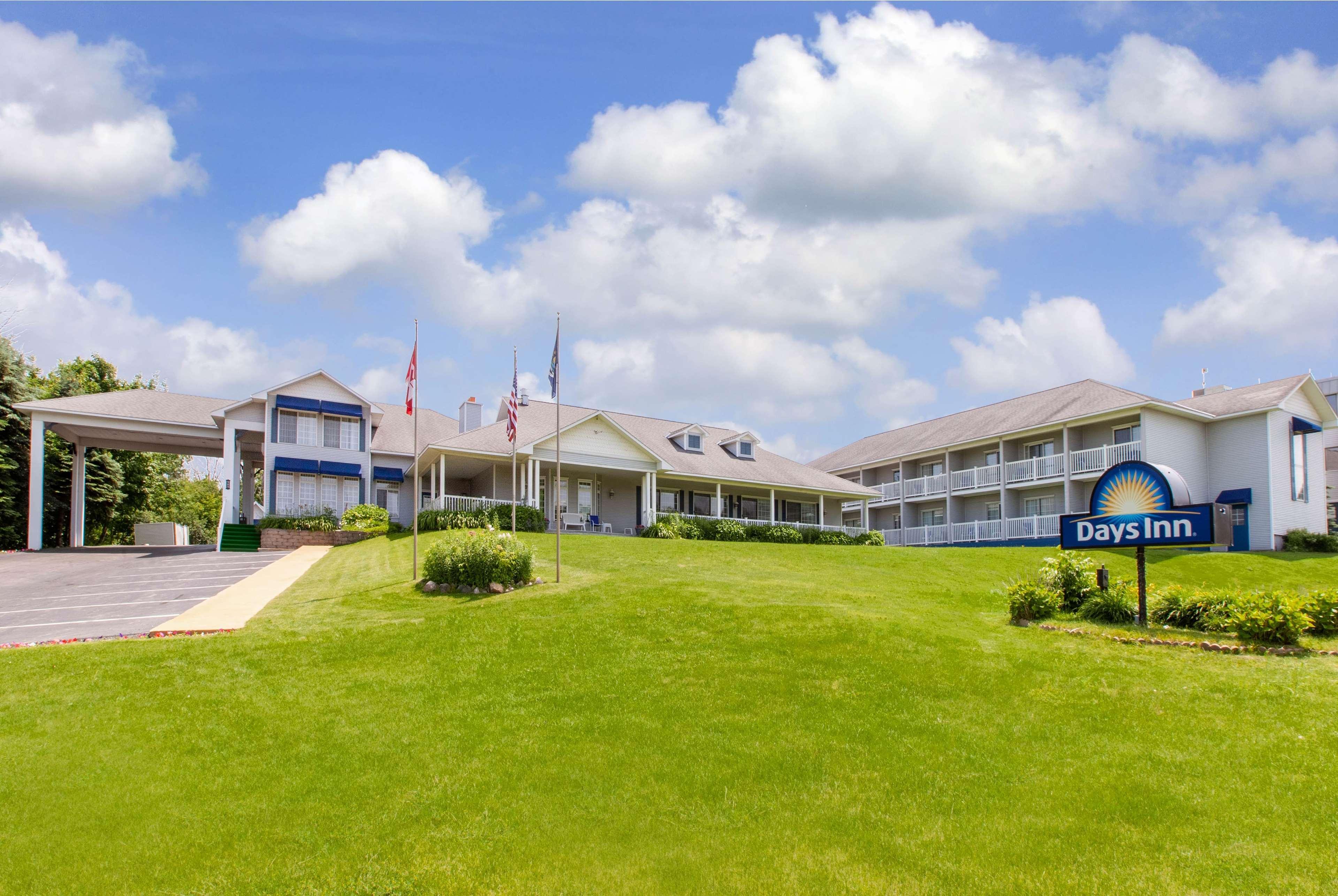 Days Inn By Wyndham Petoskey Zewnętrze zdjęcie
