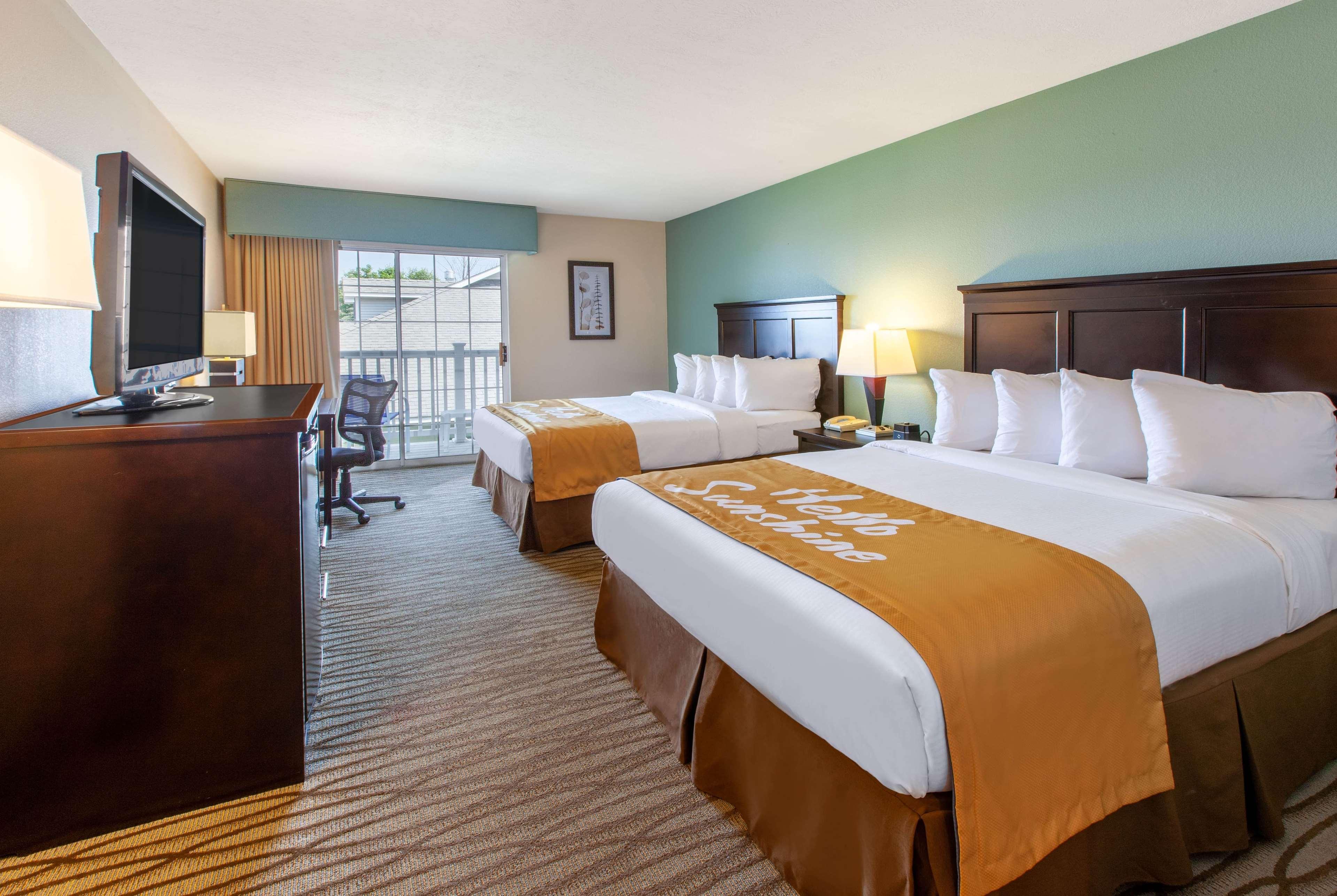 Days Inn By Wyndham Petoskey Zewnętrze zdjęcie