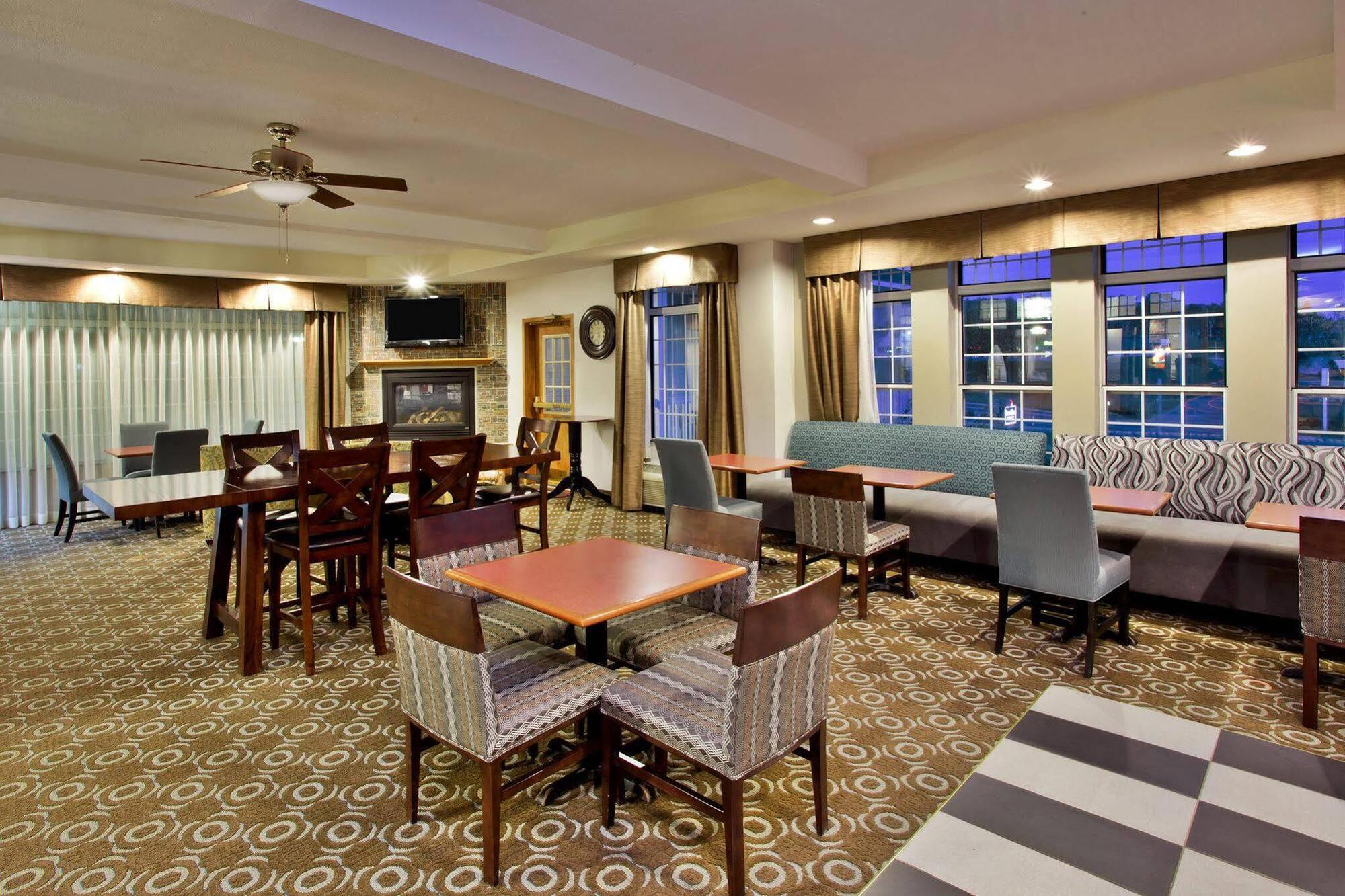 Days Inn By Wyndham Petoskey Zewnętrze zdjęcie